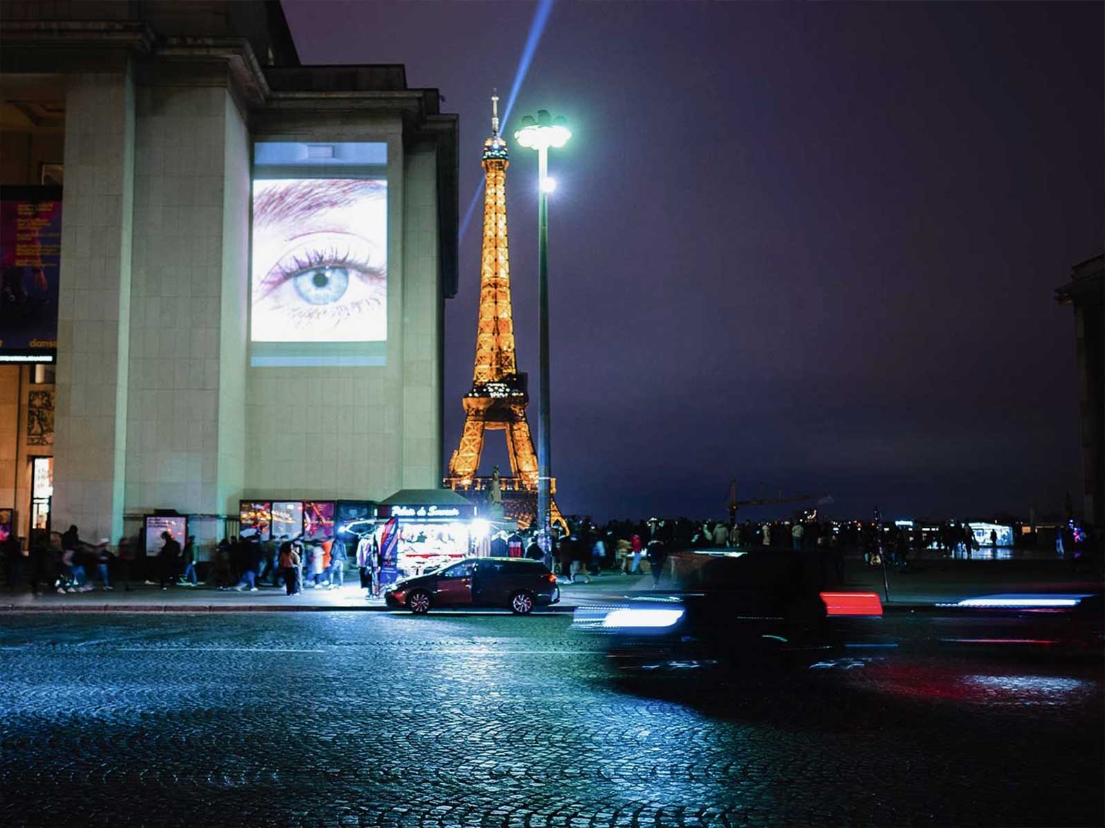 Victoria Beckham - projections - Paris